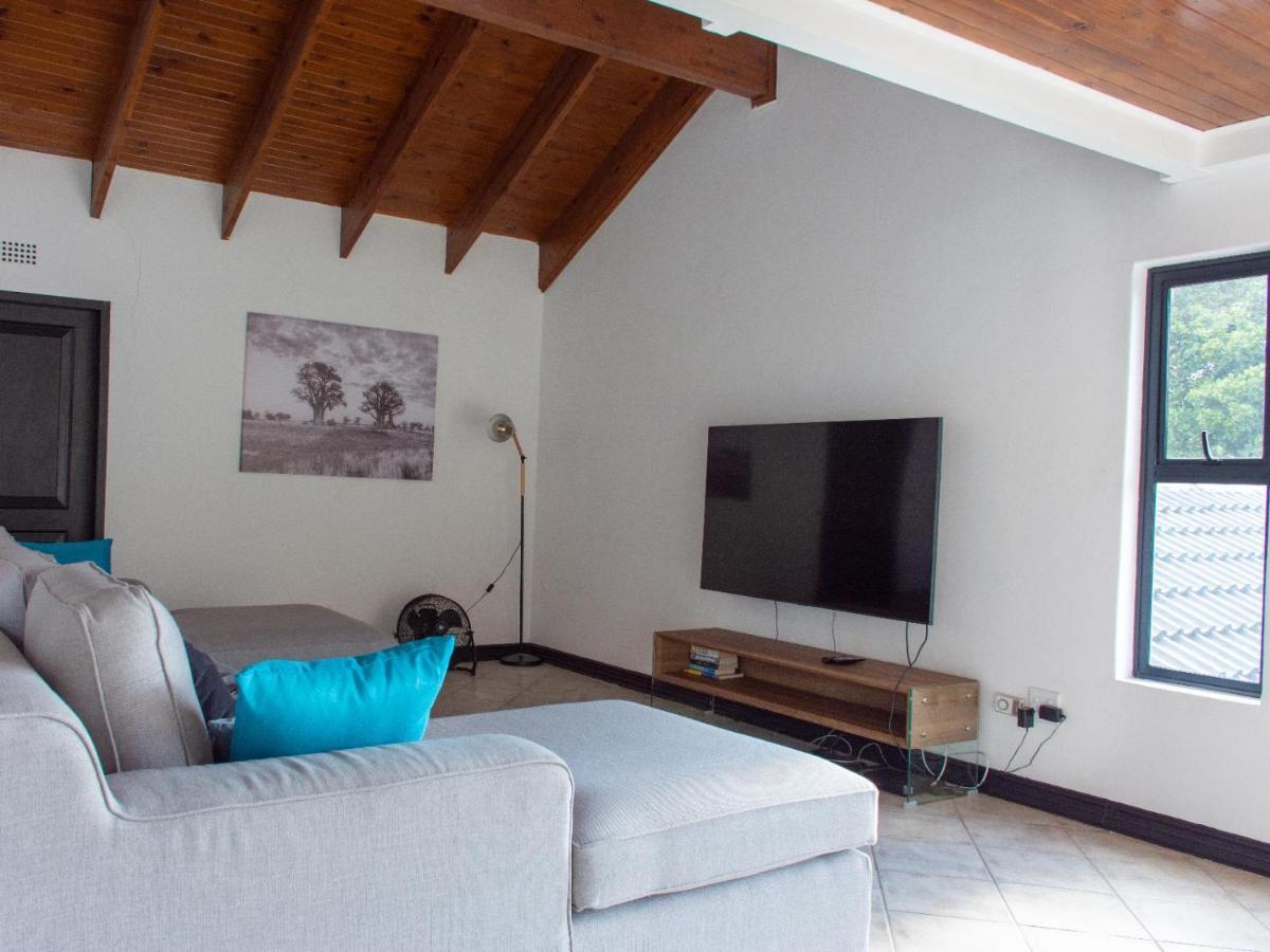 Zwelakho Furnished Apartments The Cube Йоханнесбург Экстерьер фото