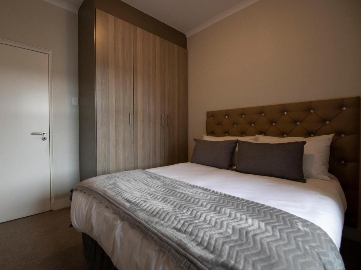 Zwelakho Furnished Apartments The Cube Йоханнесбург Экстерьер фото