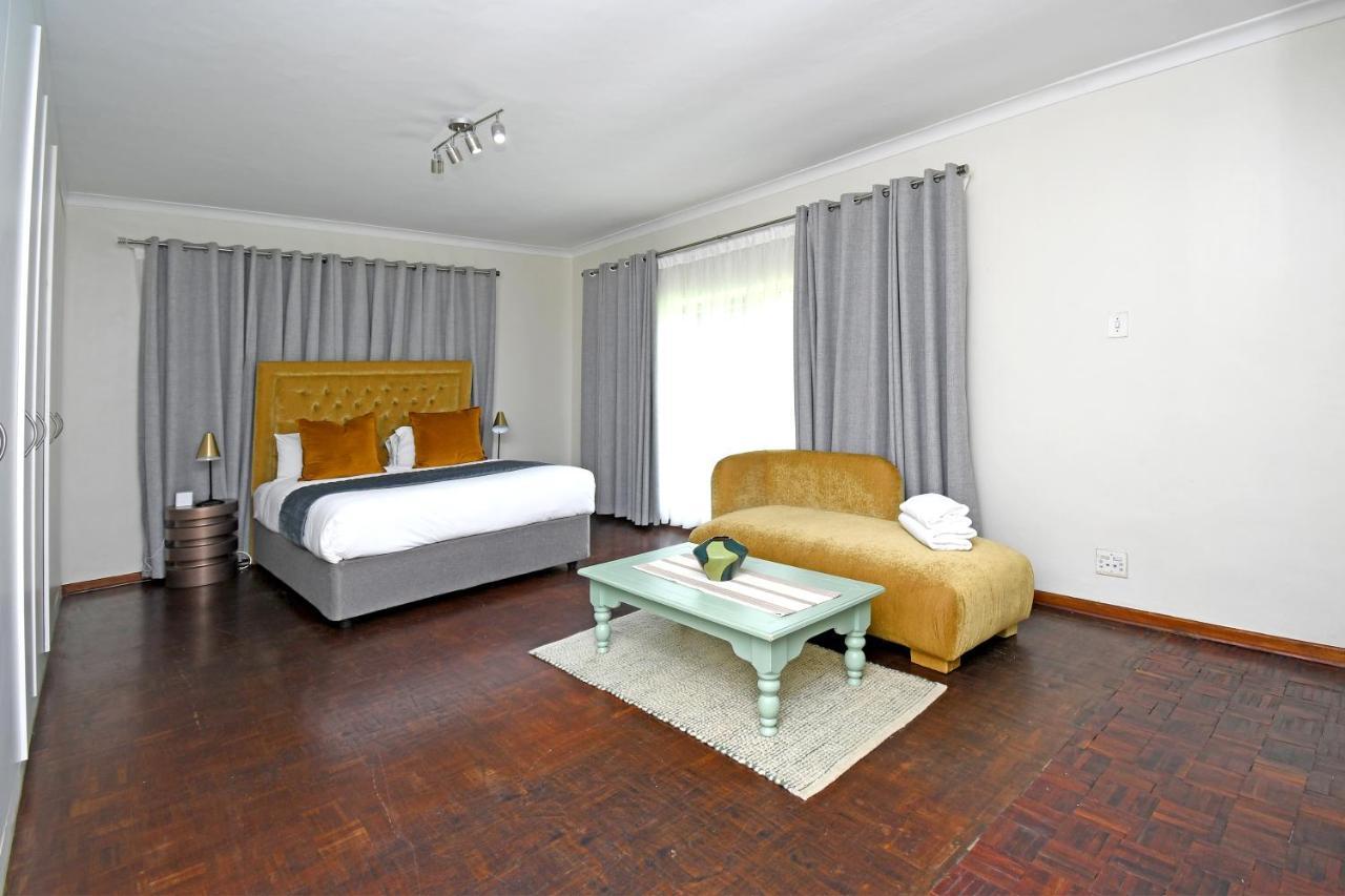 Zwelakho Furnished Apartments The Cube Йоханнесбург Экстерьер фото