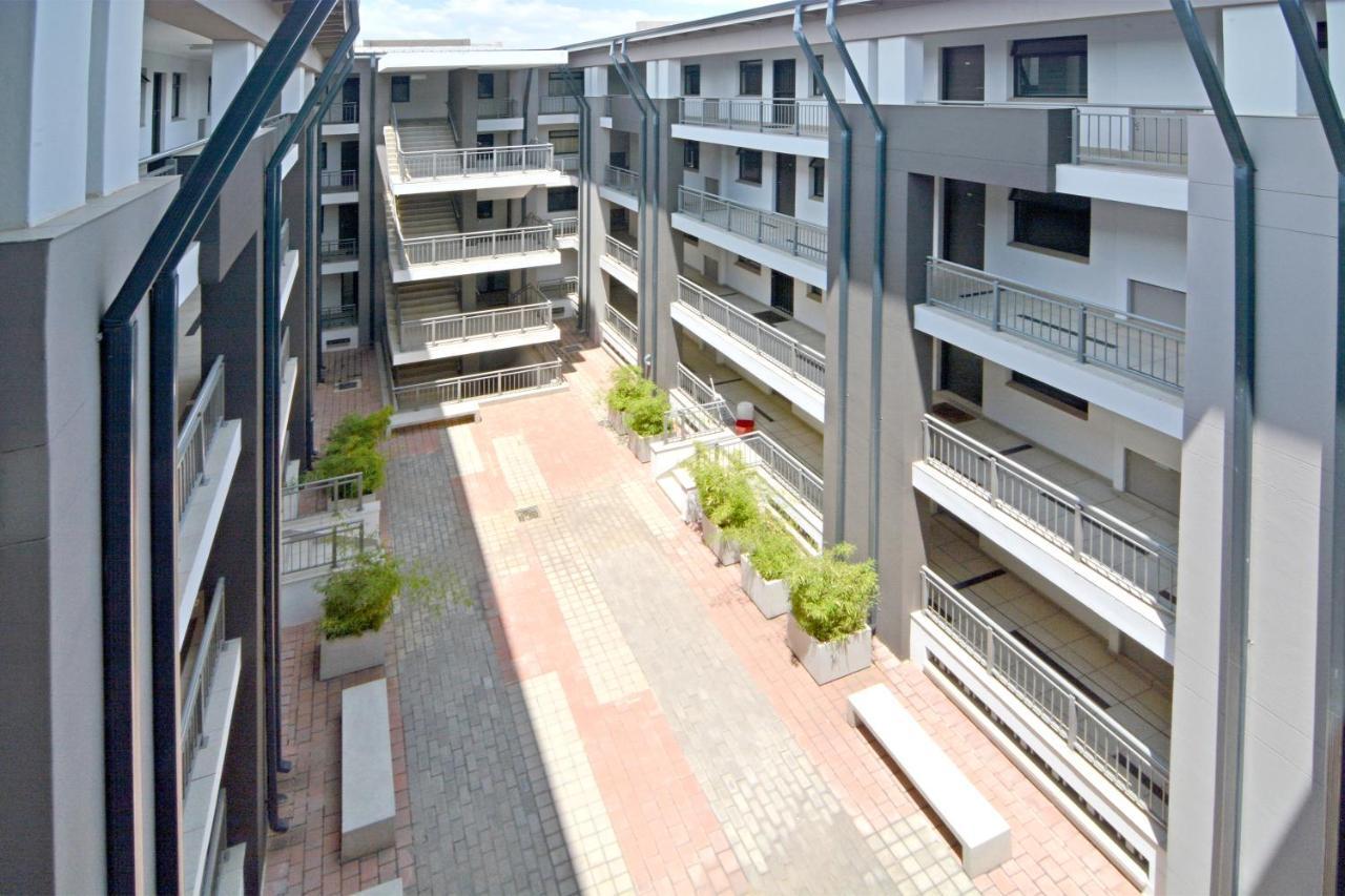 Zwelakho Furnished Apartments The Cube Йоханнесбург Экстерьер фото