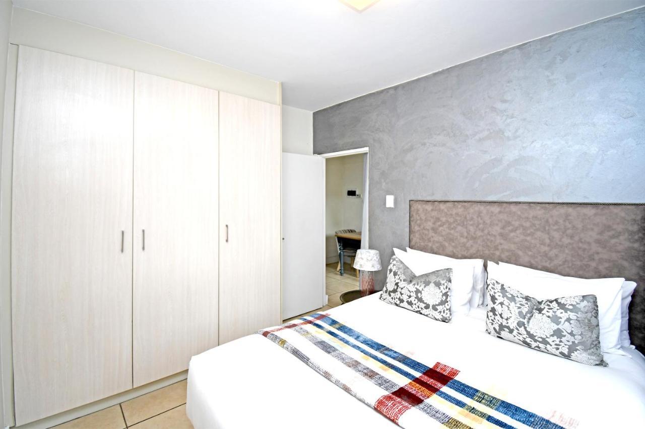 Zwelakho Furnished Apartments The Cube Йоханнесбург Экстерьер фото