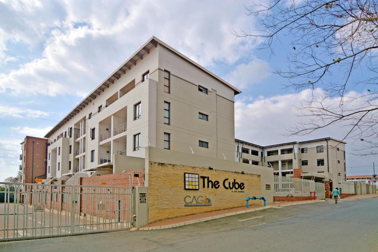 Zwelakho Furnished Apartments The Cube Йоханнесбург Экстерьер фото