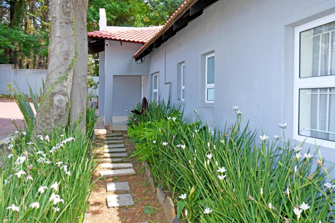 Zwelakho Furnished Apartments The Cube Йоханнесбург Экстерьер фото